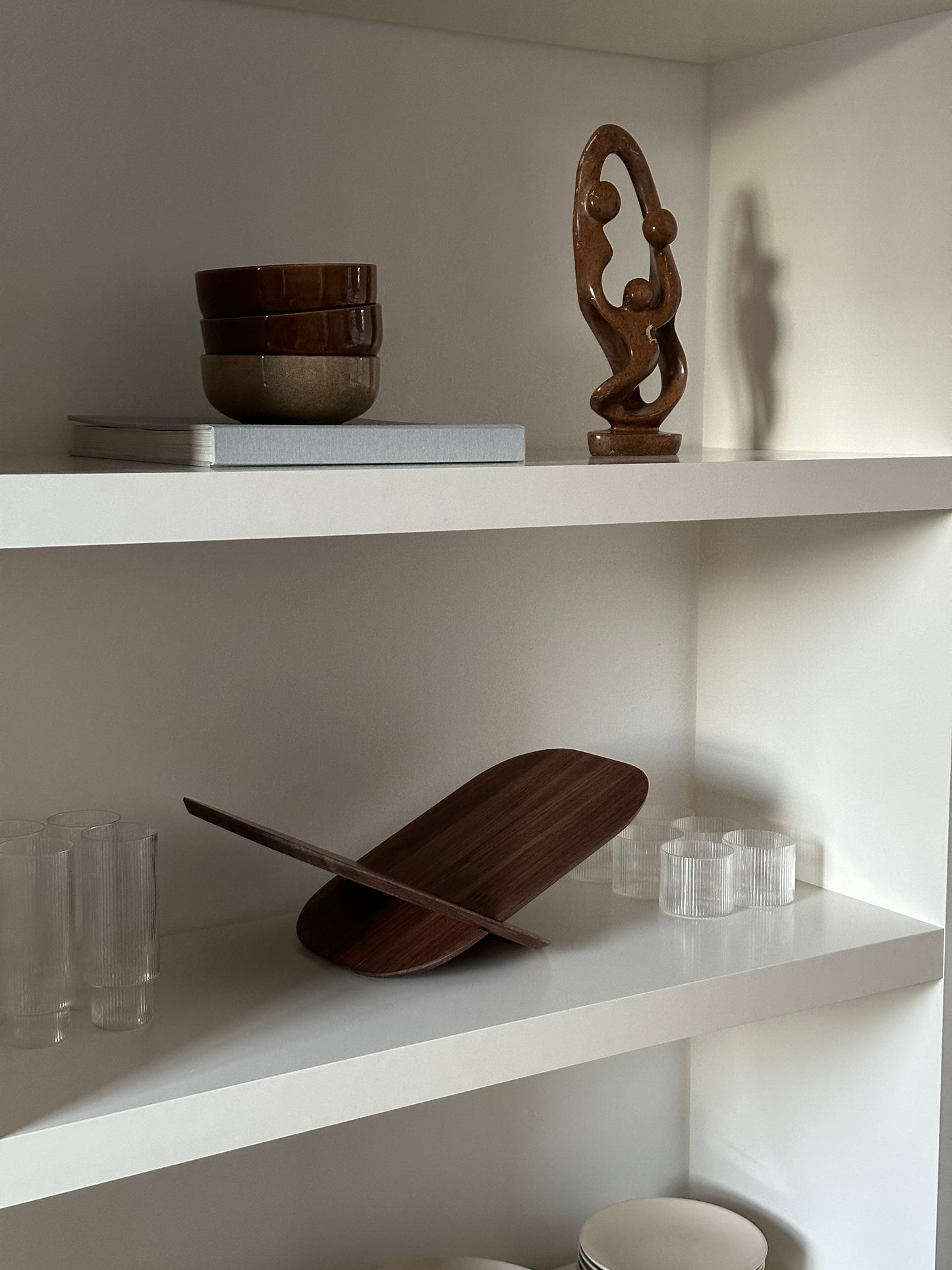 BUTTERFLY BOEKENSTANDAARD  - 100% WALNOTENHOUT