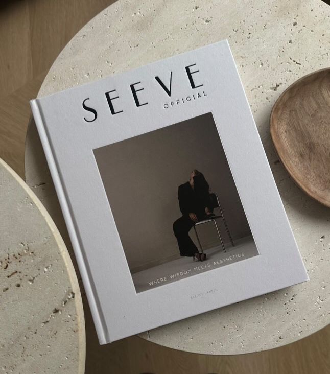 SEEVE OFFICIAL - KOFFIETAFELBOEK
